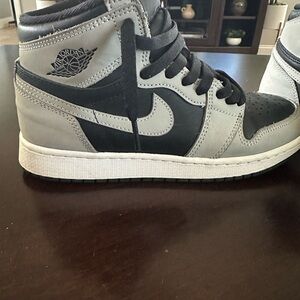 Nike Kids Sneakers in Black and Gray